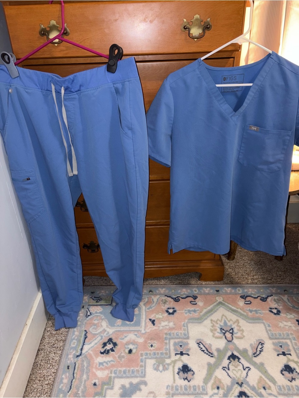 Figs Women’s Jogger Scrub Set in Light Blue